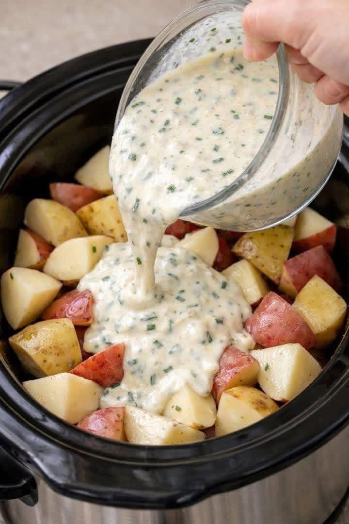 Slow Cooker Cheesy Bacon Ranch Potatoes