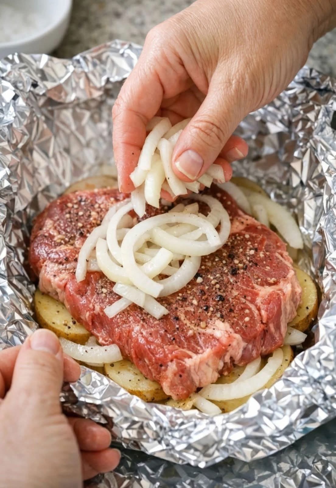 Oven-Baked Steak and Onion Foil Packets (Easy, Hearty & No-Fuss)
