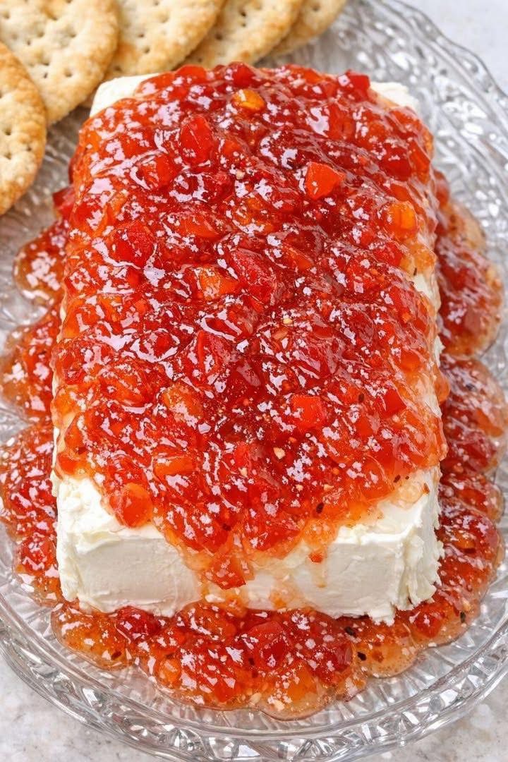 Southern 3-Ingredient Pepper Jelly Dip
