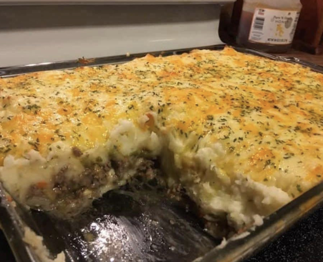 Shepherd’s Pie with Ground Beef: A Classic Comfort Food Casserole