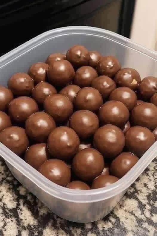 Christmas Peanut Butter Balls img 2446